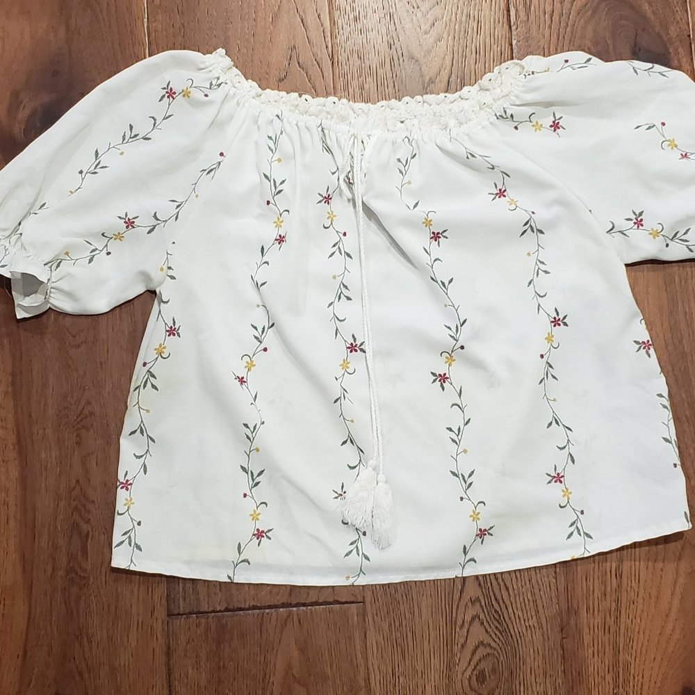 Sadie and Love white embroidered blouse L